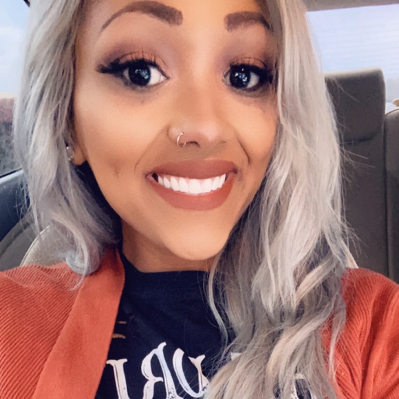 Meet your Posher, Jessica - Picture 1 of 1